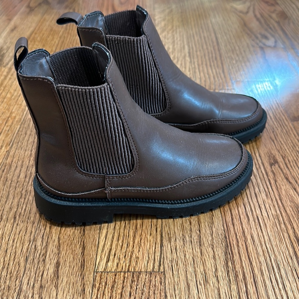 Girls brown booties size 13